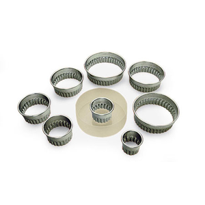 Découpoirs cannelés inox bords roulés boîte 8pcs Ø3cm-10cm h3,6cm