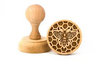 Koekjesstempel Bees rond hout